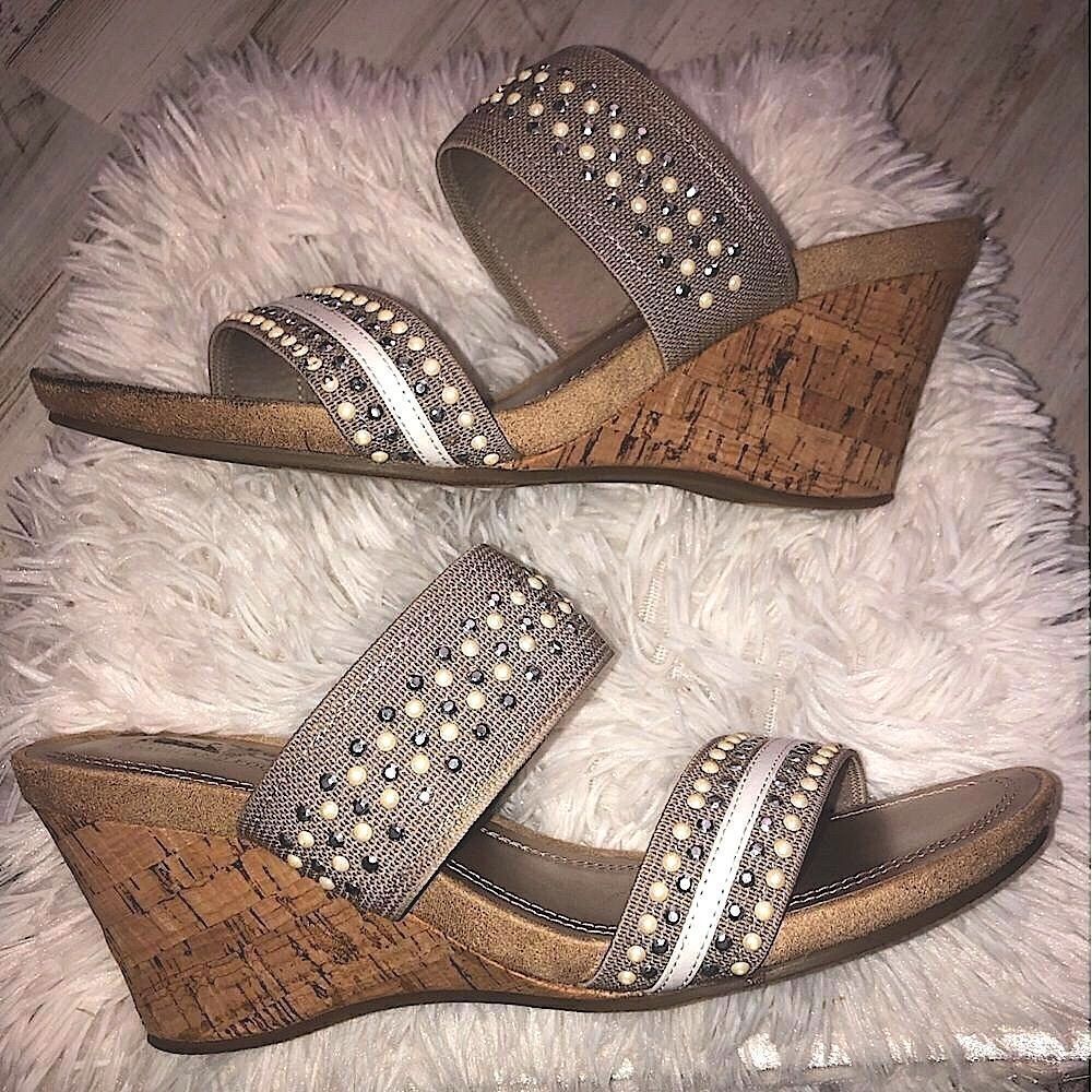 🔥Coach and Four Vonny wedges size 9M
